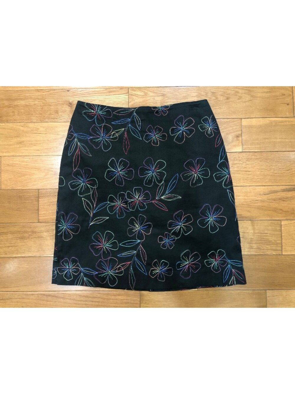 Petite Sophisticate Black Cotton A-Line Skirt Colorful Floral Embroidery Size 0